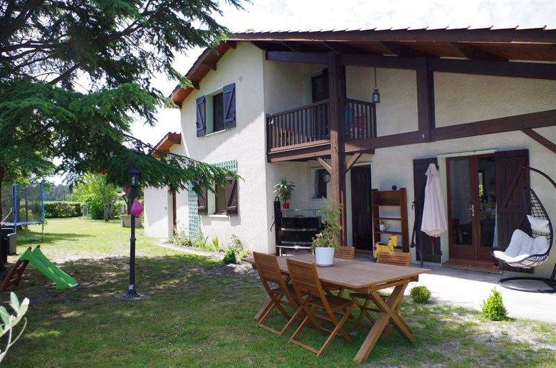 MAISON 3 CHAMBRES CESTAS BOURG