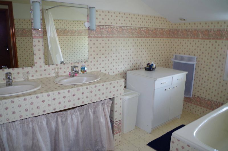 Maison à étage, 150m², 3 chambres sur 1712m² de terrain avec piscine CESTAS REJOUIT