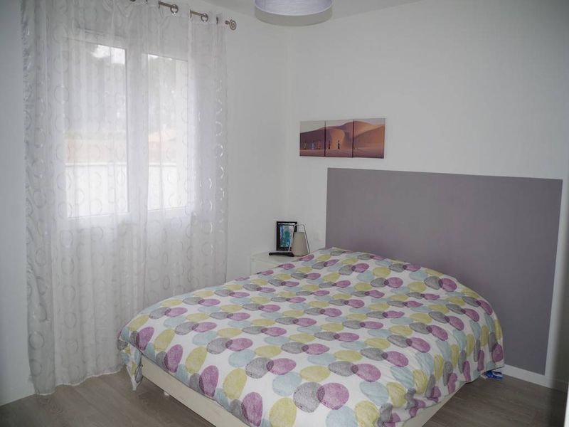 Maison neuve, 160m², 5 chambres sur 850m² avec piscine CESTAS BOURG