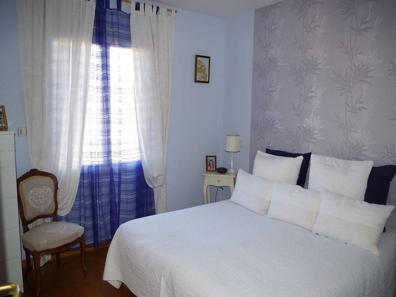 Contemporaine 154m², 5 chambres sur 1002m² de terrain avec piscine et garage SAINT JEAN D'ILLAC