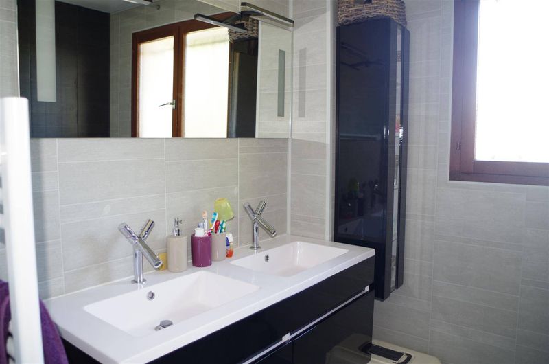 Maison à étage de style landais, 137m², 4 chambres, garage sur 728m² de jardin CESTAS