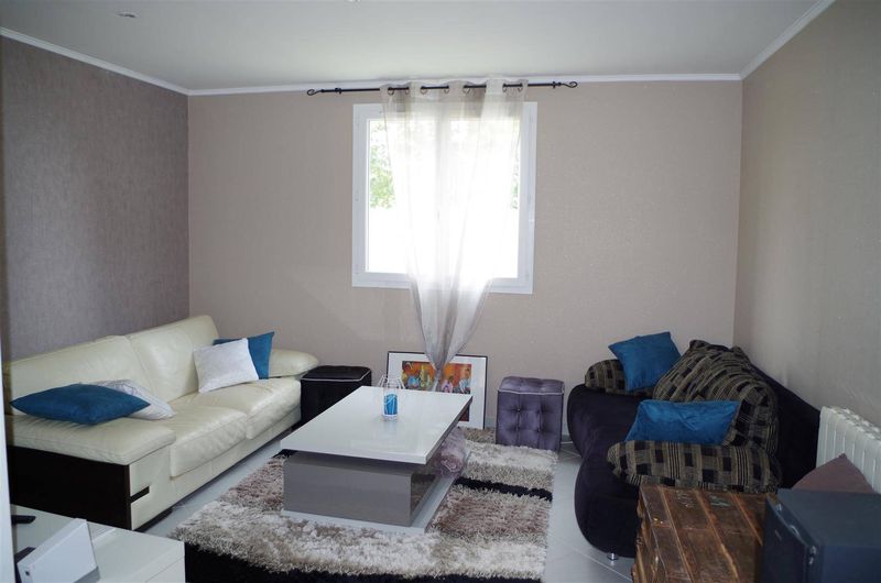 Maison de plain pied, 105m², 4 chambres sur 790m² CANEJAN BOURG