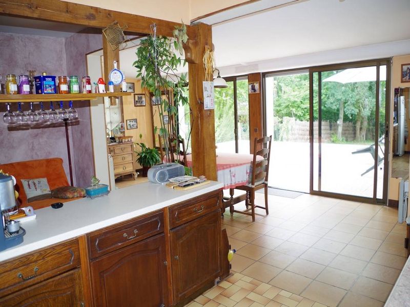 Maison de plain pied 138m², 3 chambres sur 4565m² de jardin CESTAS BOURG