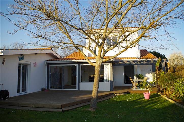 maison a étage avec 4 chambres a vendre sur cestas