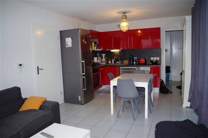 Saint Jean d'Illac, T3, séjour + cuisine 22.50m²