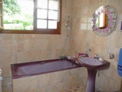 Maison à étage 148m², 4 chambres sur 805m² avec piscine. CESTAS GAZINET