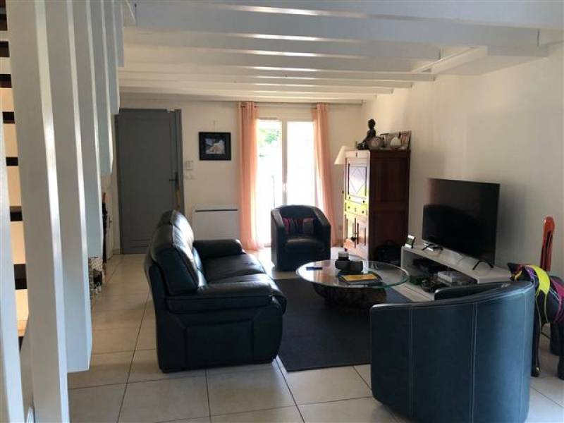 PESSAC MAGONTY, agréable maison à étage de 132m², 3 chambres sur 728m² de parcelle avec piscine